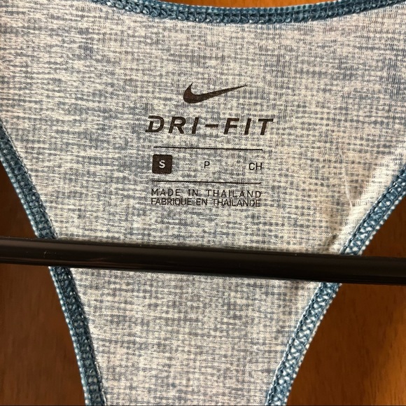 NIKE WORKOUT TOP - Picture 8 of 8